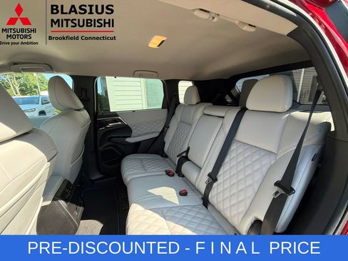 Used 2023 Mitsubishi Outlander SEL AWD/4WD image 35
