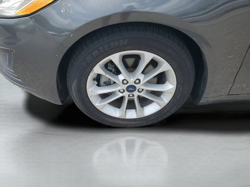 Used 2019 Ford Fusion SE FWD image 26