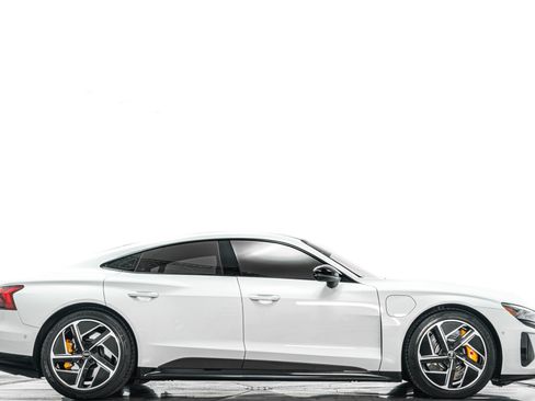 Used 2023 Audi RS e-tron GT w/ Carbon Performance Package AWD/4WD image 2