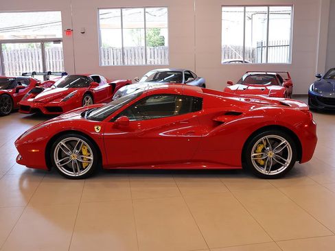 Certified 2019 Ferrari 488 Spider RWD image 3