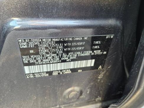 Used 2018 Toyota RAV4 LE FWD image 16