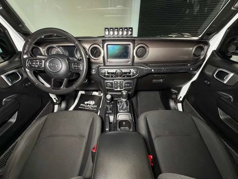 Used 2018 Jeep Wrangler Unlimited Sport S AWD/4WD image 19