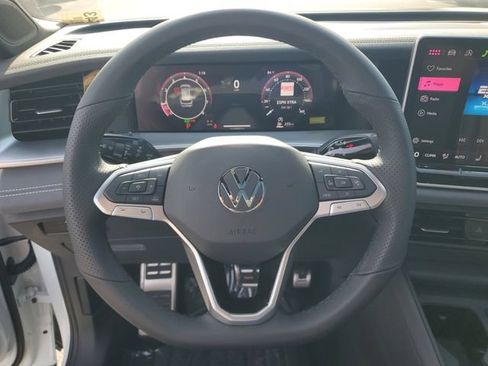 New 2026 Volkswagen Tiguan SE R-Line FWD image 20