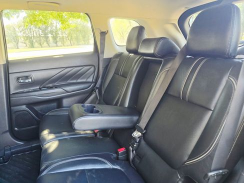 Used 2018 Mitsubishi Outlander SEL image 38