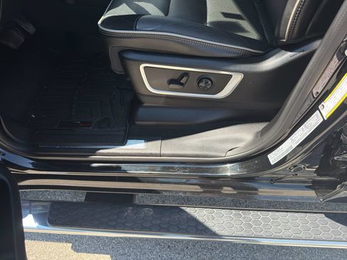 Used 2021 RAM 1500 Laramie AWD/4WD image 15