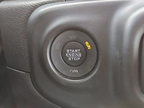 Used 2021 Jeep Gladiator Sport image 23