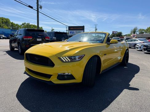 Used 2017 Ford Mustang GT Premium RWD image 10
