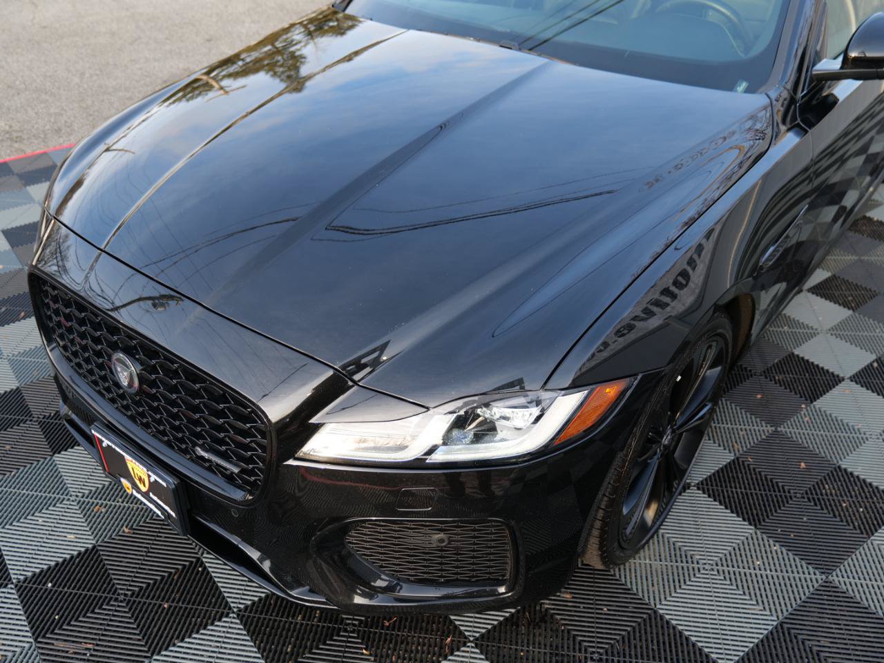 Used 2024 Jaguar XF R-Dynamic SE AWD/4WD image 76