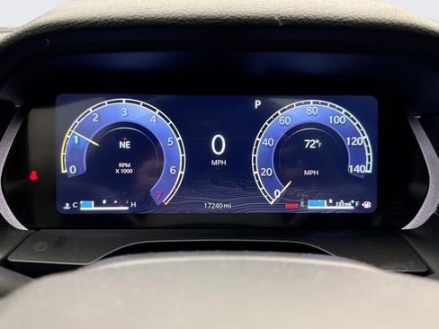 Used 2024 Jeep Grand Cherokee Altitude AWD/4WD image 13