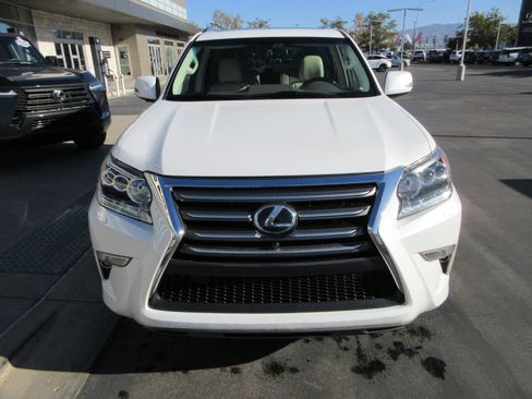 Used 2017 Lexus GX 460 Luxury AWD/4WD image 14