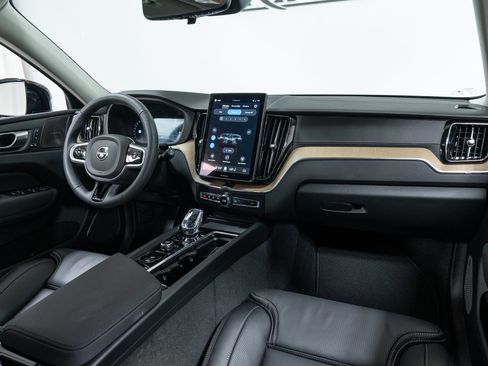 Used 2026 Volvo XC60 B5 Ultra w/ Protection Package Premier image 14