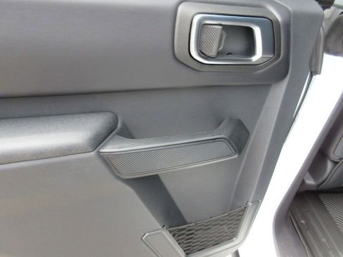 New 2025 Ford Bronco Badlands image 17