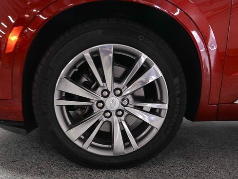 Used 2024 Cadillac XT6 Premium Luxury w/ Technology Package FWD image 5