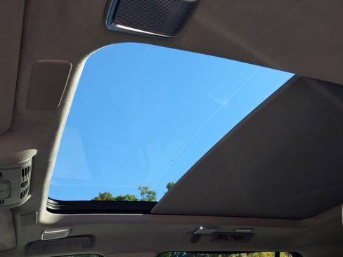 New 2021 Cadillac Escalade ESV Premium Luxury Platinum image 16