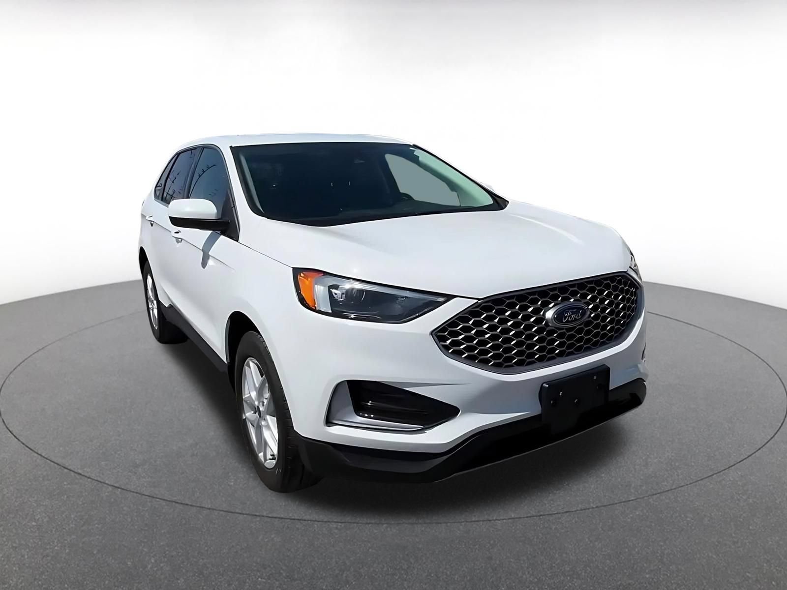 Used 2024 Ford Edge SEL AWD/4WD image 3