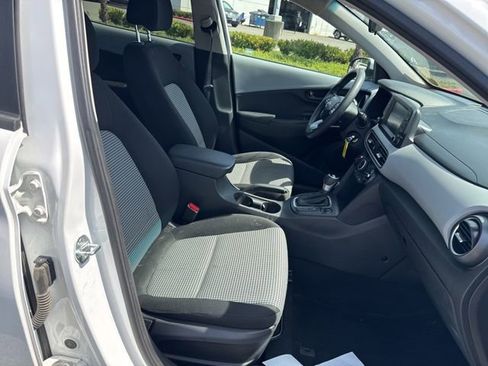 Used 2021 Hyundai Kona SE AWD/4WD image 10
