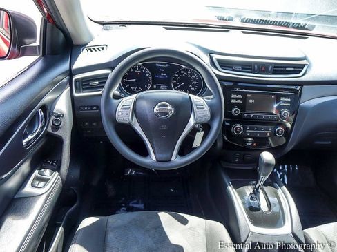 Used 2016 Nissan Rogue S w/ Appearance Package FWD image 12