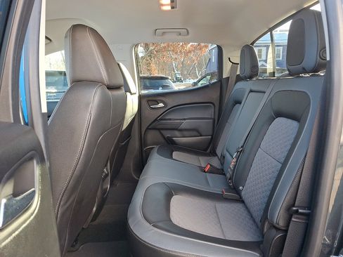 Used 2017 Chevrolet Colorado Z71 image 10