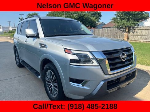 Used 2021 Nissan Armada SL w/ Captain's Chairs Package RWD image 3