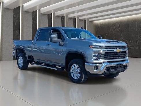Used 2025 Chevrolet Silverado 3500 LT w/ Safety Package AWD/4WD image 8