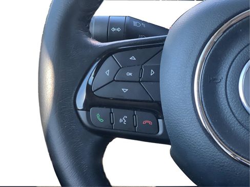 Used 2020 Jeep Renegade Altitude FWD image 15