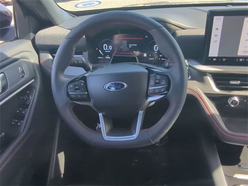 Used 2025 Ford Explorer ST-Line image 17
