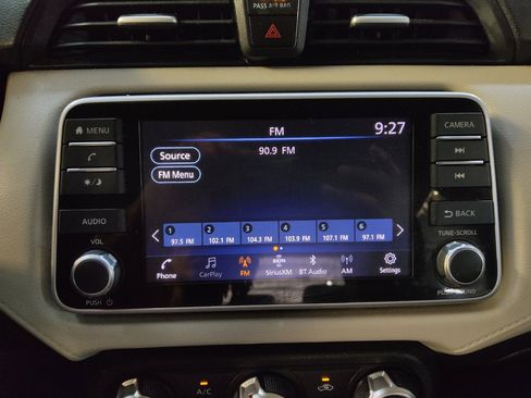 Used 2021 Nissan Versa SV FWD image 25
