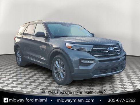 Certified 2022 Ford Explorer XLT w/ Equipment Group 202A image 1