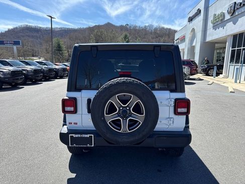 Used 2018 Jeep Wrangler Unlimited Sport S image 5