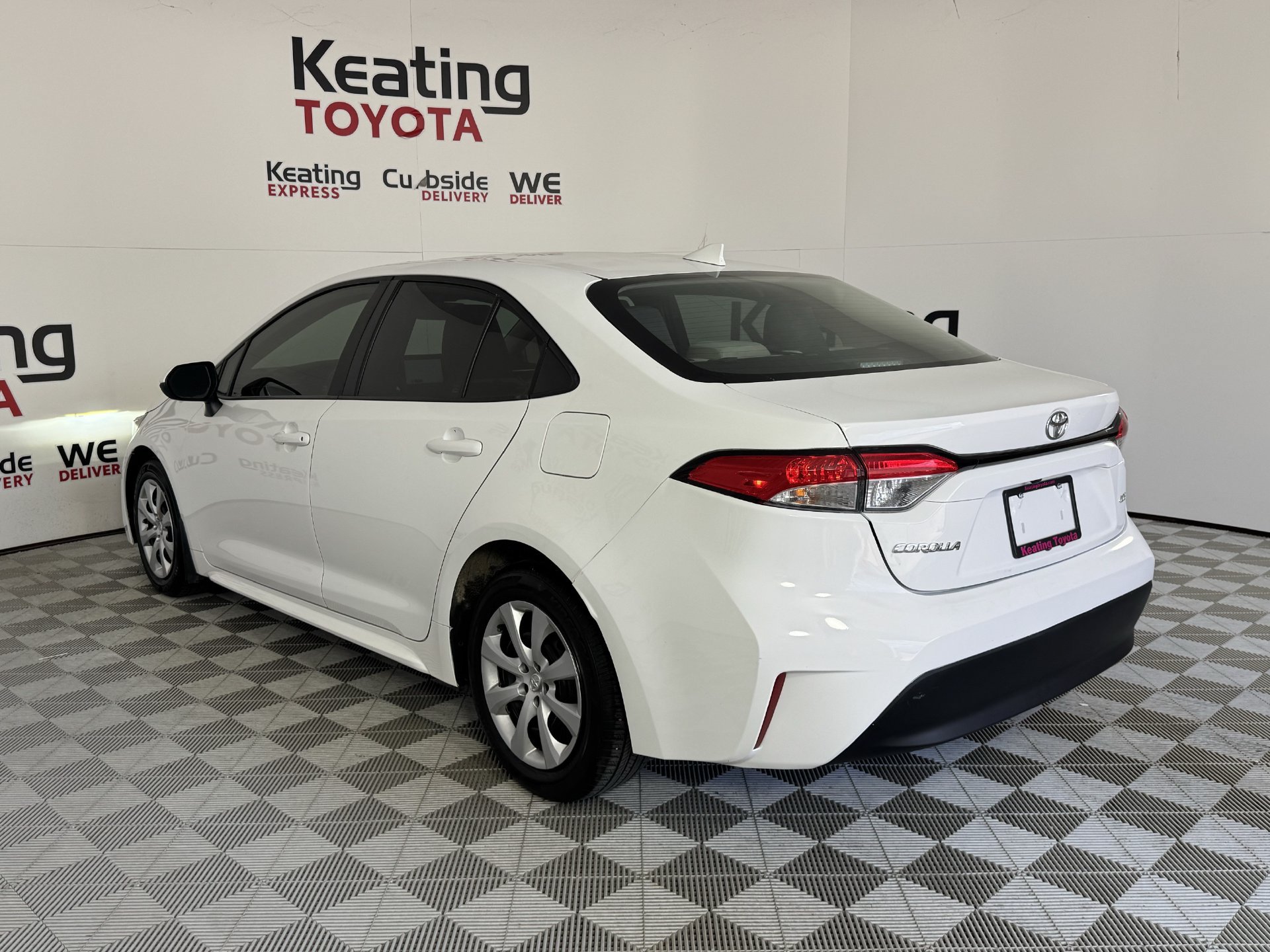 Used 2025 Toyota Corolla LE FWD image 7