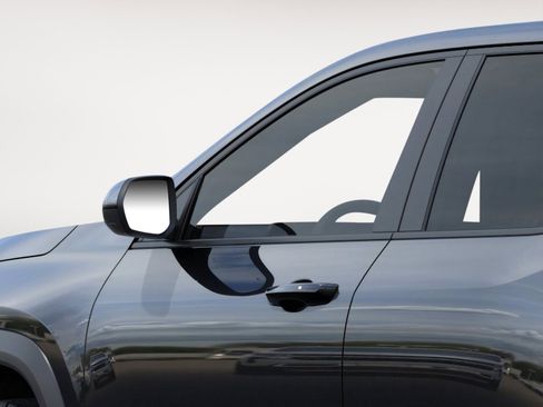 New 2026 Chevrolet Equinox LT w/ LPO, Floor Liner Package image 12