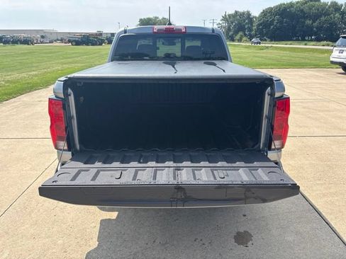 Used 2024 Chevrolet Colorado LT w/ LT Convenience Package II AWD/4WD image 17