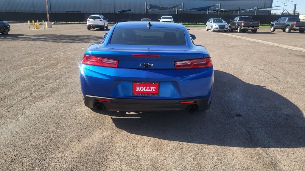 Used 2017 Chevrolet Camaro LT w/ Technology Package RWD image 8