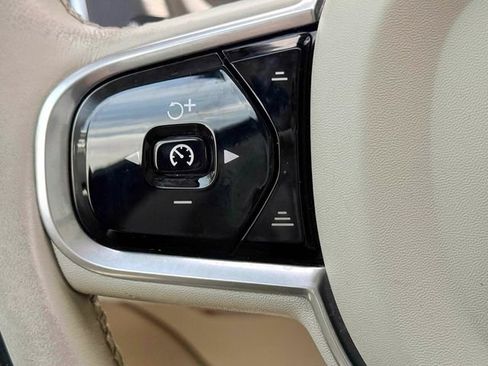 Used 2018 Volvo XC90 T6 Momentum w/ Protection Package Premier AWD/4WD image 27