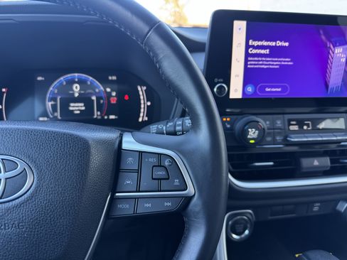 Used 2025 Toyota Grand Highlander XLE image 24