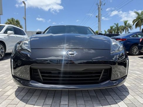 Used 2018 Nissan 370Z Touring image 3