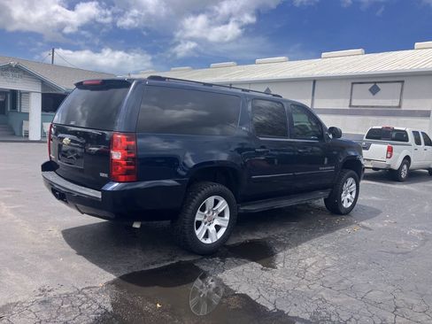 Used 2007 Chevrolet Suburban LT w/ LT Preferred Equipment Group RWD image 14