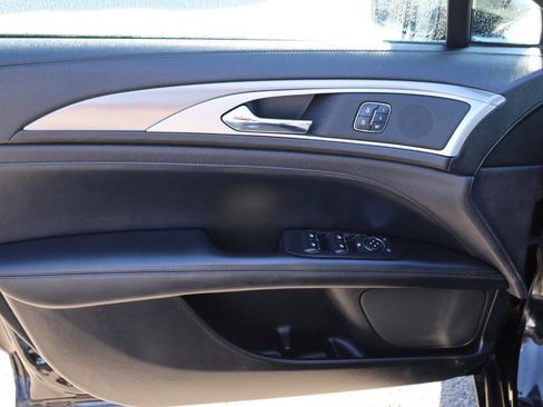 Used 2019 Lincoln MKZ Premiere image 12