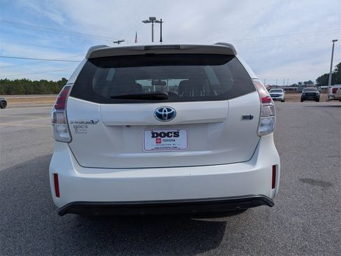 Used 2017 Toyota Prius V Four image 4