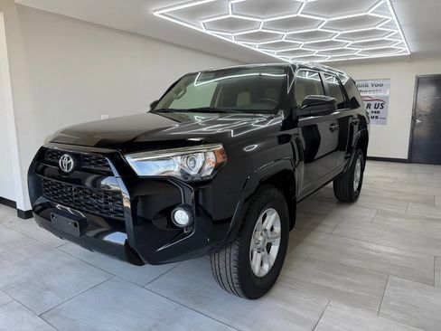 Used 2016 Toyota 4Runner SR5 AWD/4WD image 3