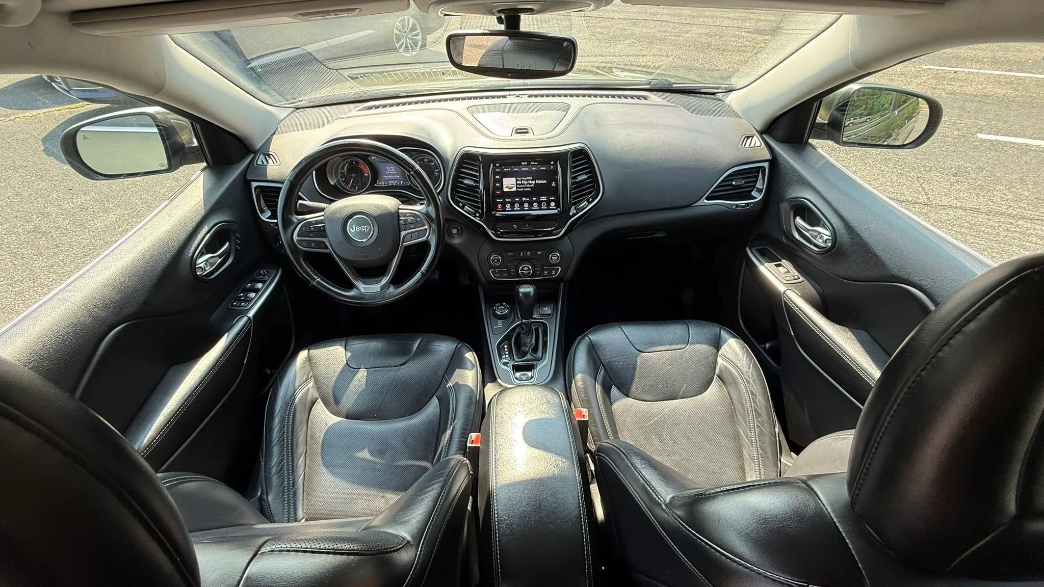 Used 2020 Jeep Cherokee Limited AWD/4WD image 29