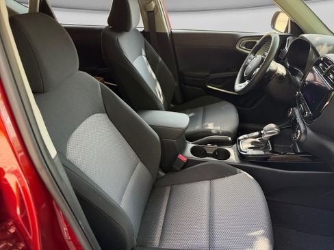 Used 2025 Kia Soul S FWD image 20