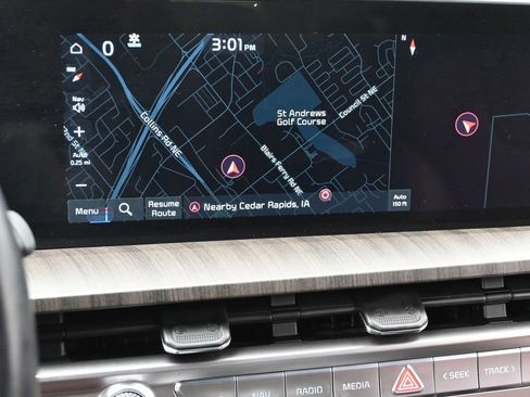 Used 2024 Kia Telluride EX w/ EX Captain's Chair Package image 19