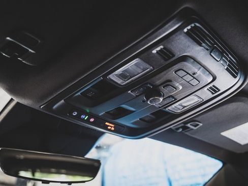 Used 2022 Cadillac Escalade Sport w/ LPO, ONYX Package image 29