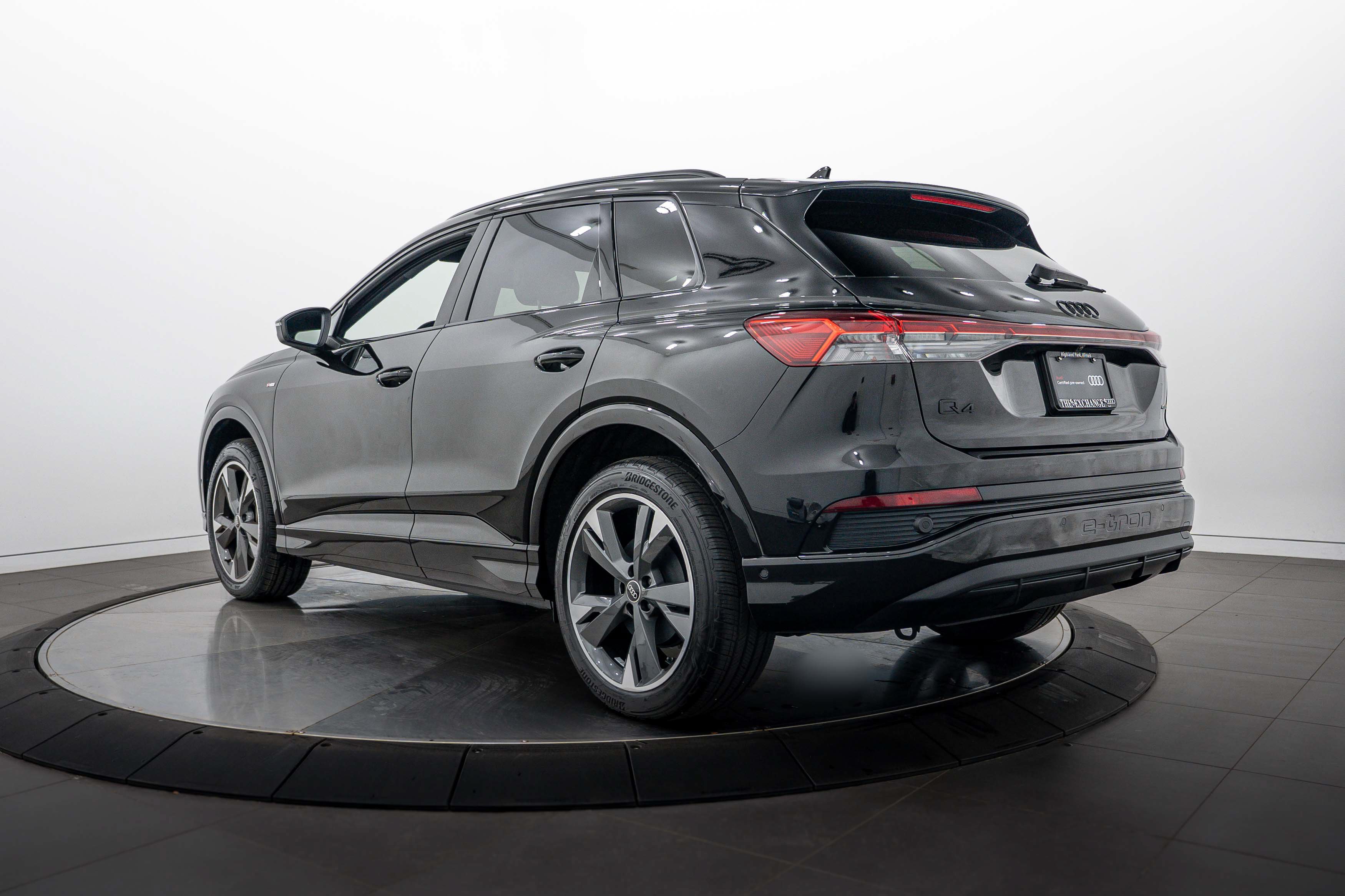 Certified 2023 Audi Q4 e-tron Premium Plus w/ Premium Plus AWD/4WD image 5