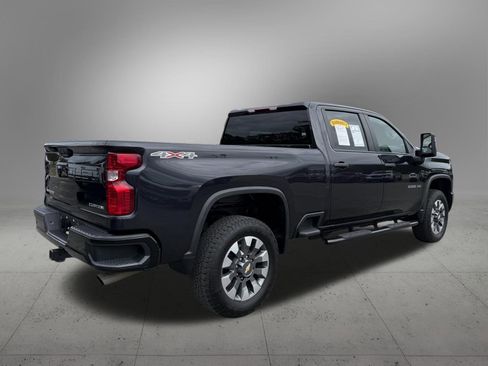 Used 2024 Chevrolet Silverado 2500 Custom w/ Custom Value Package image 4