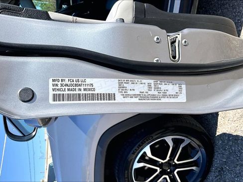 Used 2022 Jeep Compass Limited AWD/4WD image 35