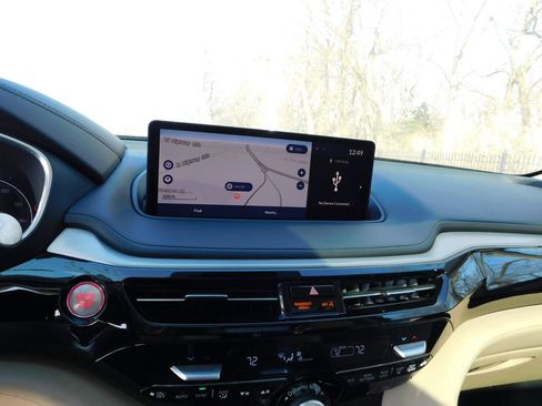 Used 2023 Acura MDX Technology image 7