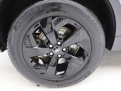 Used 2023 Land Rover Discovery Sport S image 10