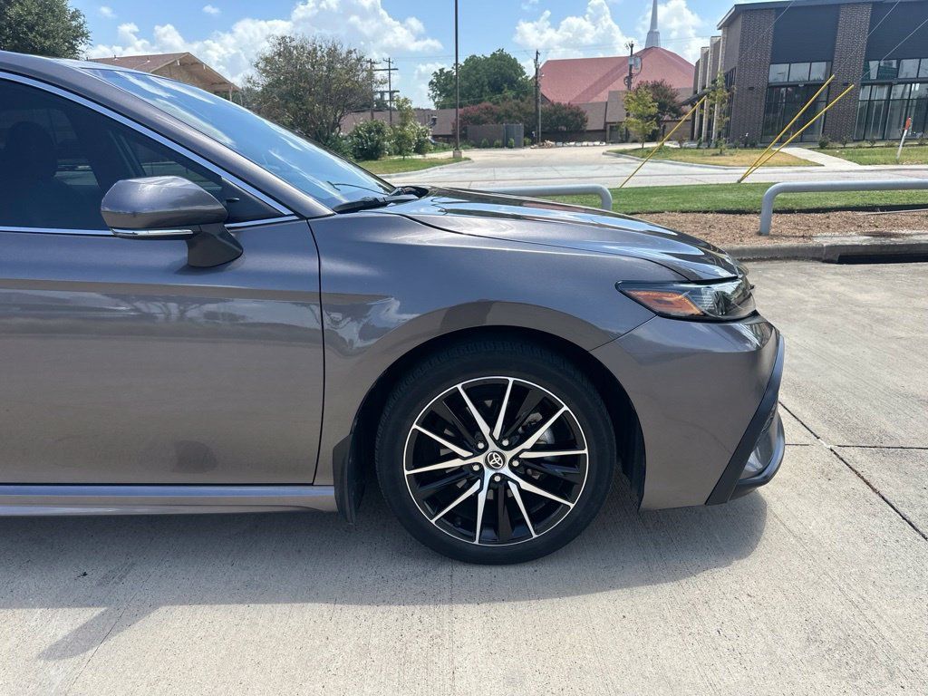 Used 2024 Toyota Camry SE FWD image 13